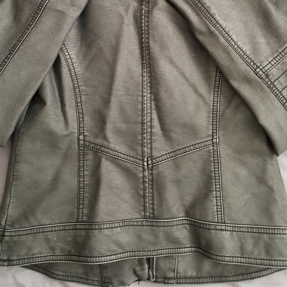 Leather jacket - Picture 7 of 7